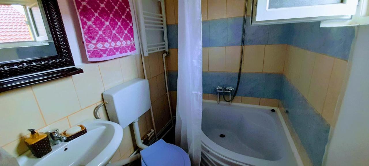 Pensiunea Casa Andreea Novaci-Straini Bagian luar foto